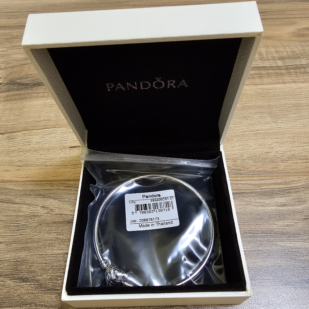 New Pandora Celestial Heart Clasp Bangle - Picture 3 of 11